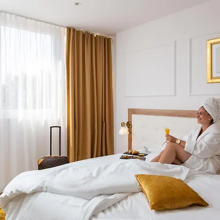 Corner 4* Сплит