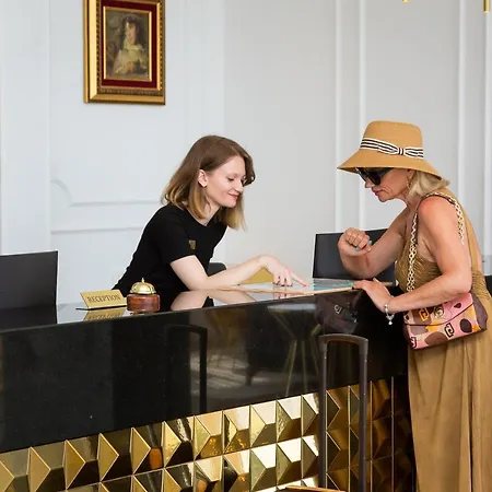 Corner Отель Сплит