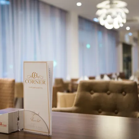 Corner Отель