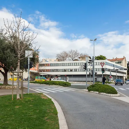 Hotel Corner